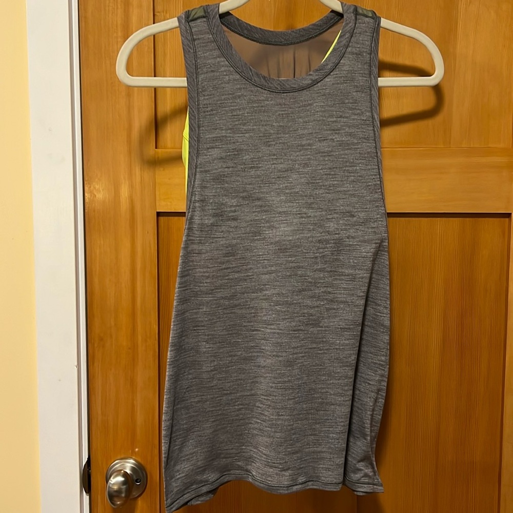 Lululemon tank with built in bra